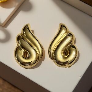 Vintage Givenchy Paris Oversized Gold Tone Clip-On Earrings – Sculptural Swirl